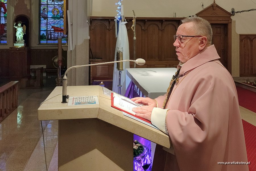 08 Niedziela - msza poranna.jpg